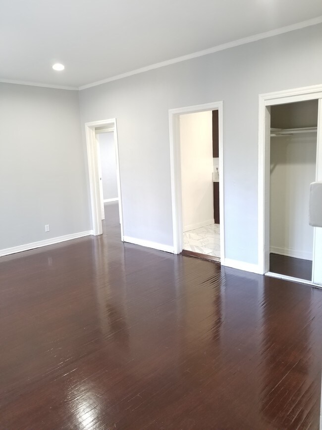Foto del edificio - 840 N Ardmore Ave