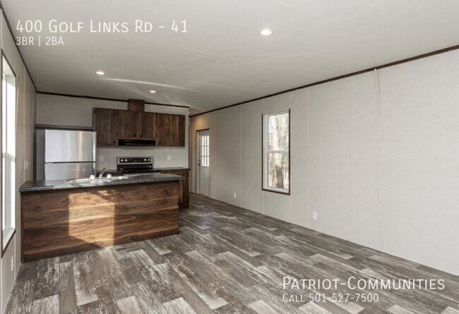 Building Photo - 400 Golf Links Rd
