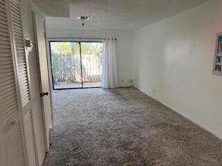 Foto del edificio - 423 N Cypress Dr