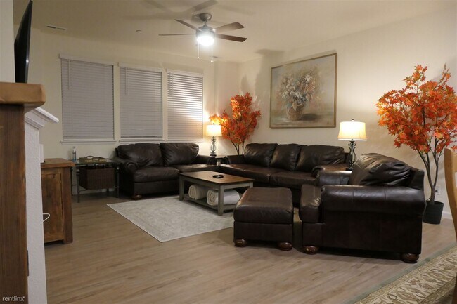 Building Photo - 3 br, 2.5 bath Townhome - 1596 Rose Quartz...