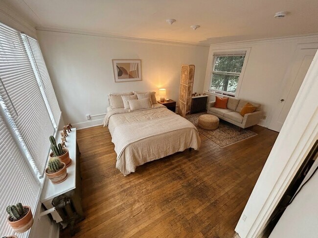 Foto del edificio - 4737 Brooklyn Ave NE