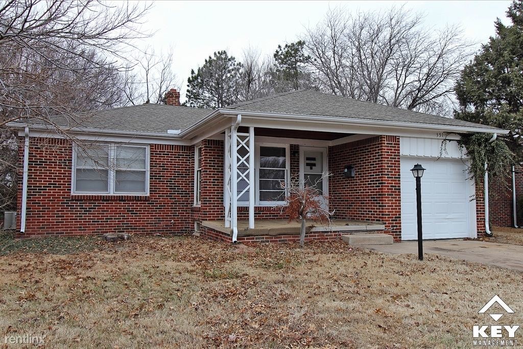 Foto principal - 351 N Woodlawn St