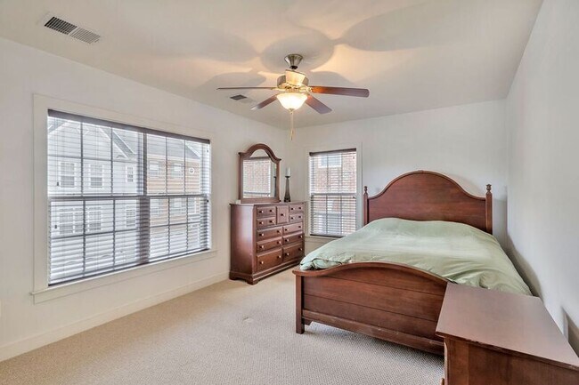 Foto del edificio - 158 Brookwood Dr