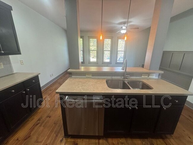 Foto del edificio - 1806 DeKalb Ave NE