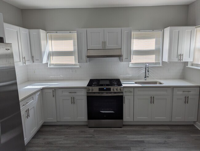 Building Photo - 109 Hobart St