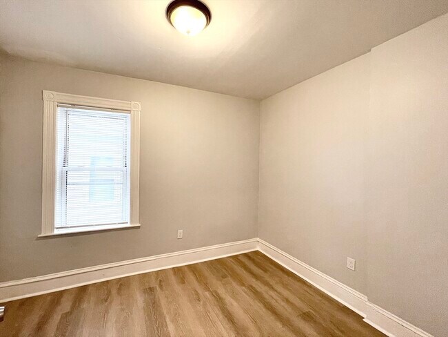 Foto del edificio - 53 Aspinwall Rd