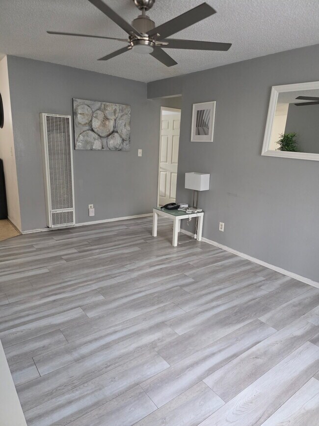 Foto del edificio - 1432 W 106th St