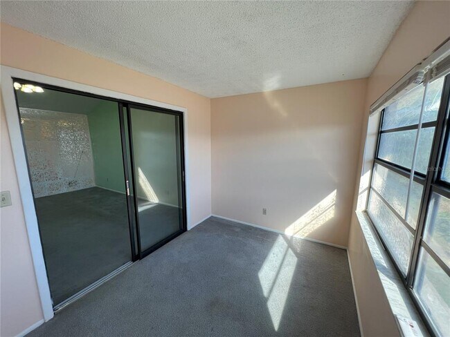 Building Photo - 7400 Spring Hill Dr
