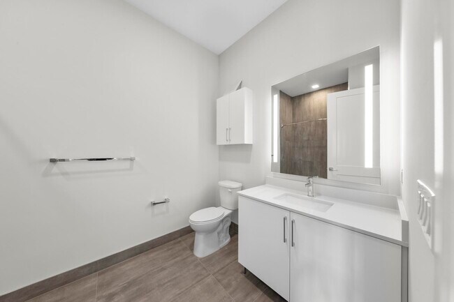 Building Photo - 121 34th St