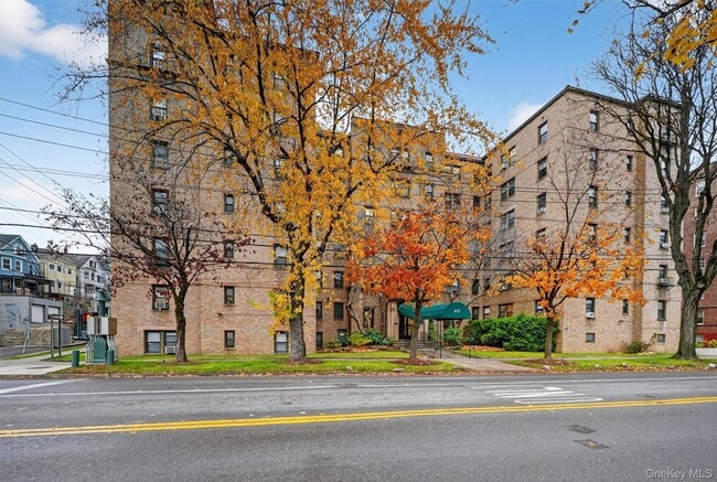 Building Photo - 475 Bronx River Rd