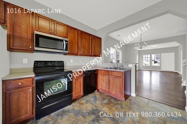 Building Photo - 1016 Laparc Ln