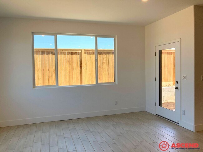 Foto del edificio - 9734 Cotton Creek Dr