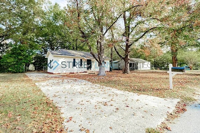 Building Photo - 108 Parkway Dr