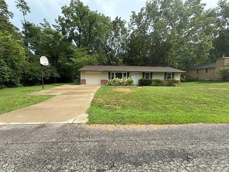 Foto principal - 3945 Sloping Dr