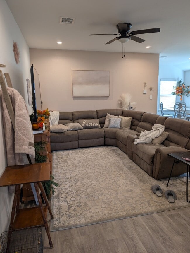 Building Photo - 14914 Cold Water Dr