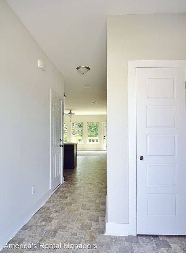 Building Photo - 4 br, 3.5 bath House - 4371 Shivas Way
