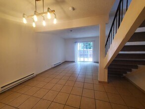 Building Photo - 928 Civic Center Dr