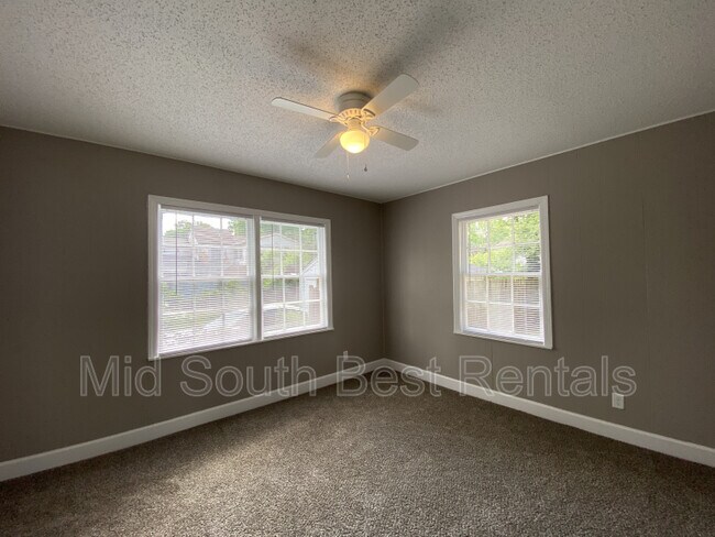 Building Photo - 2971 S Radford Rd