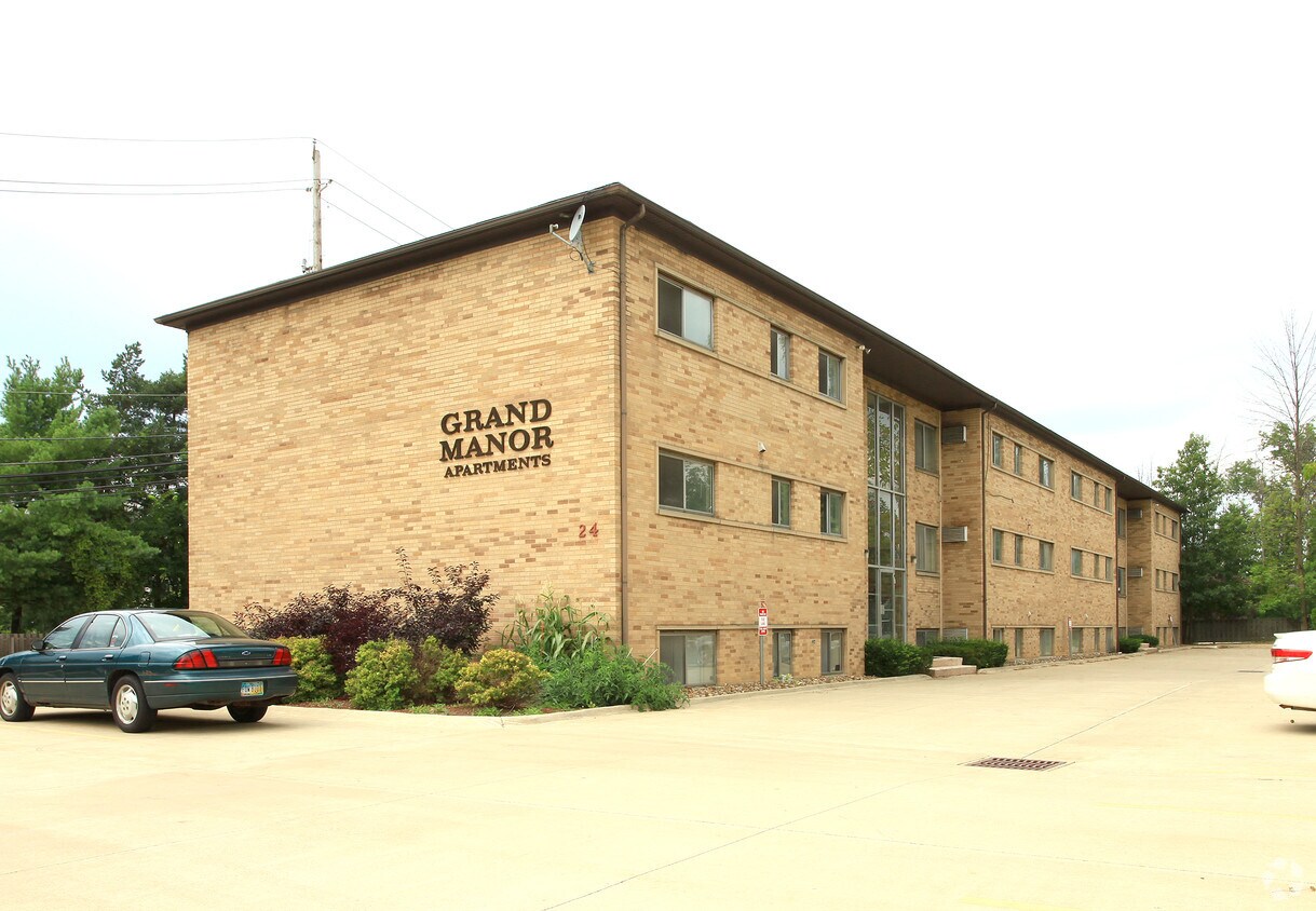 Grand Manor Apartments Apartments in Berea, OH