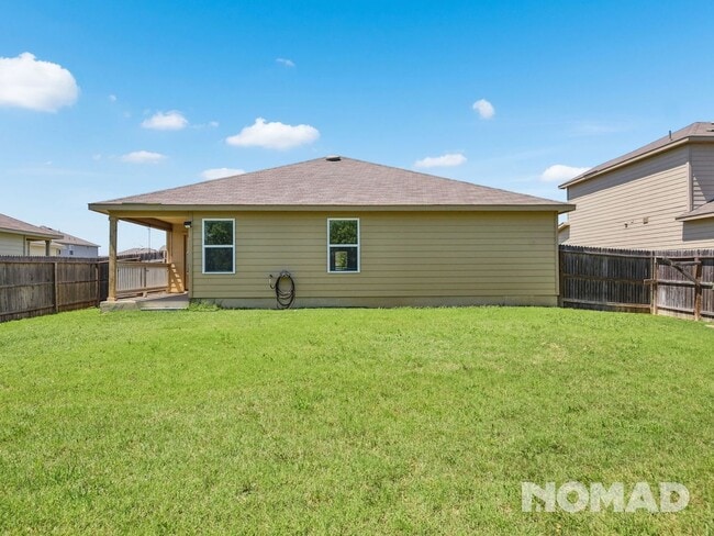 Building Photo - 3 Bedroom Single Family Home in New Braunfels