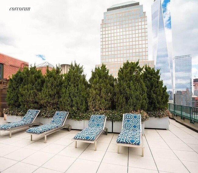 Building Photo - 225 Rector Pl