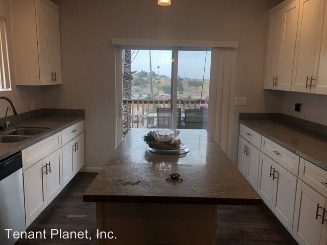 Foto del edificio - 4 br, 2 bath House - 6425 Shaules Avenue