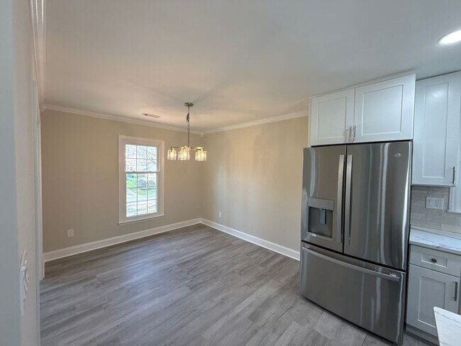 Building Photo - T.R. Lawing Realty Property