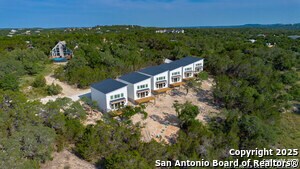 Foto principal - 2004 Cedar Hill Dr
