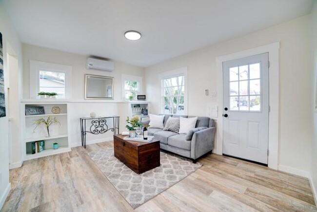 Foto del edificio - 2 Bed, 1 Bath House in North Park!