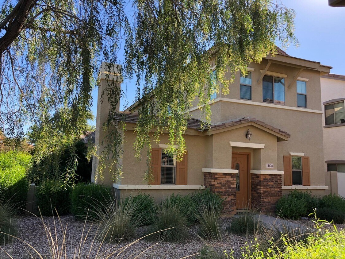 14126 W Country Gables Dr, Surprise, AZ 85379 House Rental in