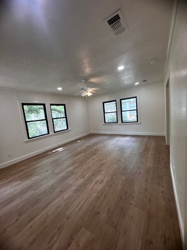 Building Photo - 1302 Hickory St
