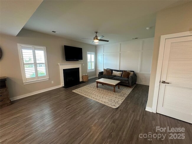 Foto del edificio - 1539 Spruce Ln