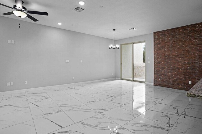 Building Photo - 11498 Summer Dr