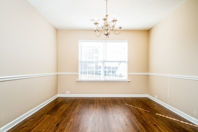 Building Photo - 408 Glenmore Ct