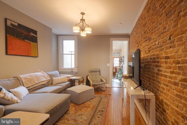 Foto del edificio - 835 Wellington St