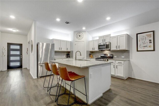 Foto del edificio - 15400 Summer Ray Dr
