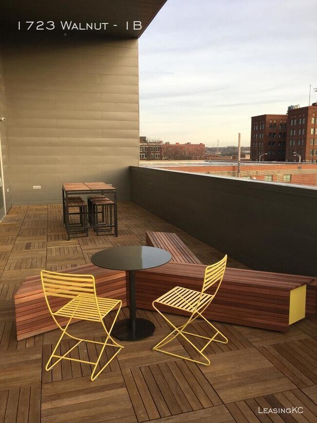 Building Photo - 1 Bedroom Crossroads Loft for Lease!