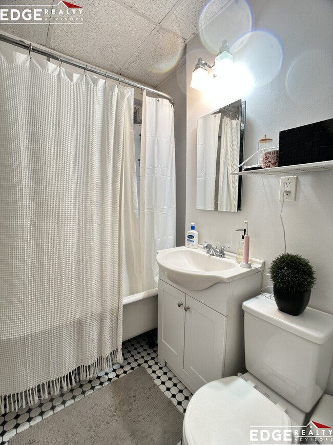 Foto del edificio - 239 Kelton St