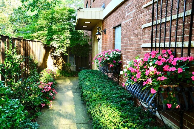 Building Photo - 507 Sherman Ave