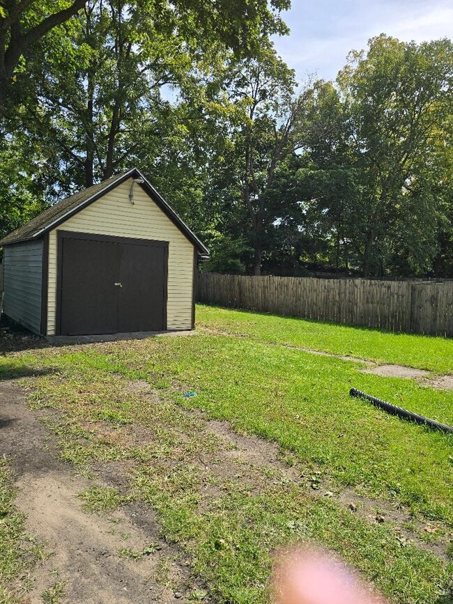 Building Photo - 1204 N Church St