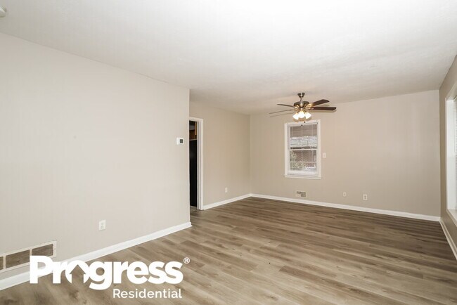 Building Photo - 1820 Arkose Dr SE