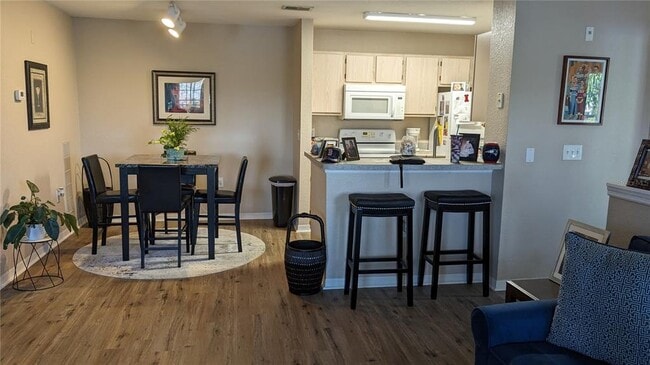 Building Photo - 8933 Manor Loop