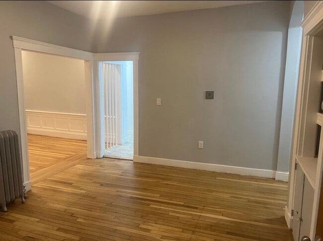 Building Photo - 31 Middleton St