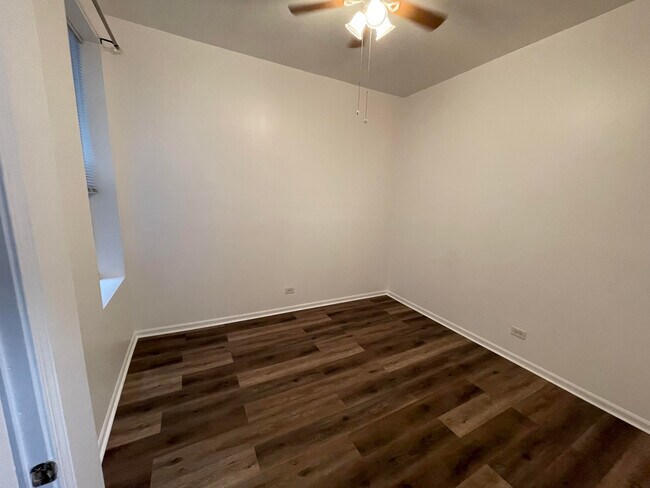 Bedroom - 206 N California Ave