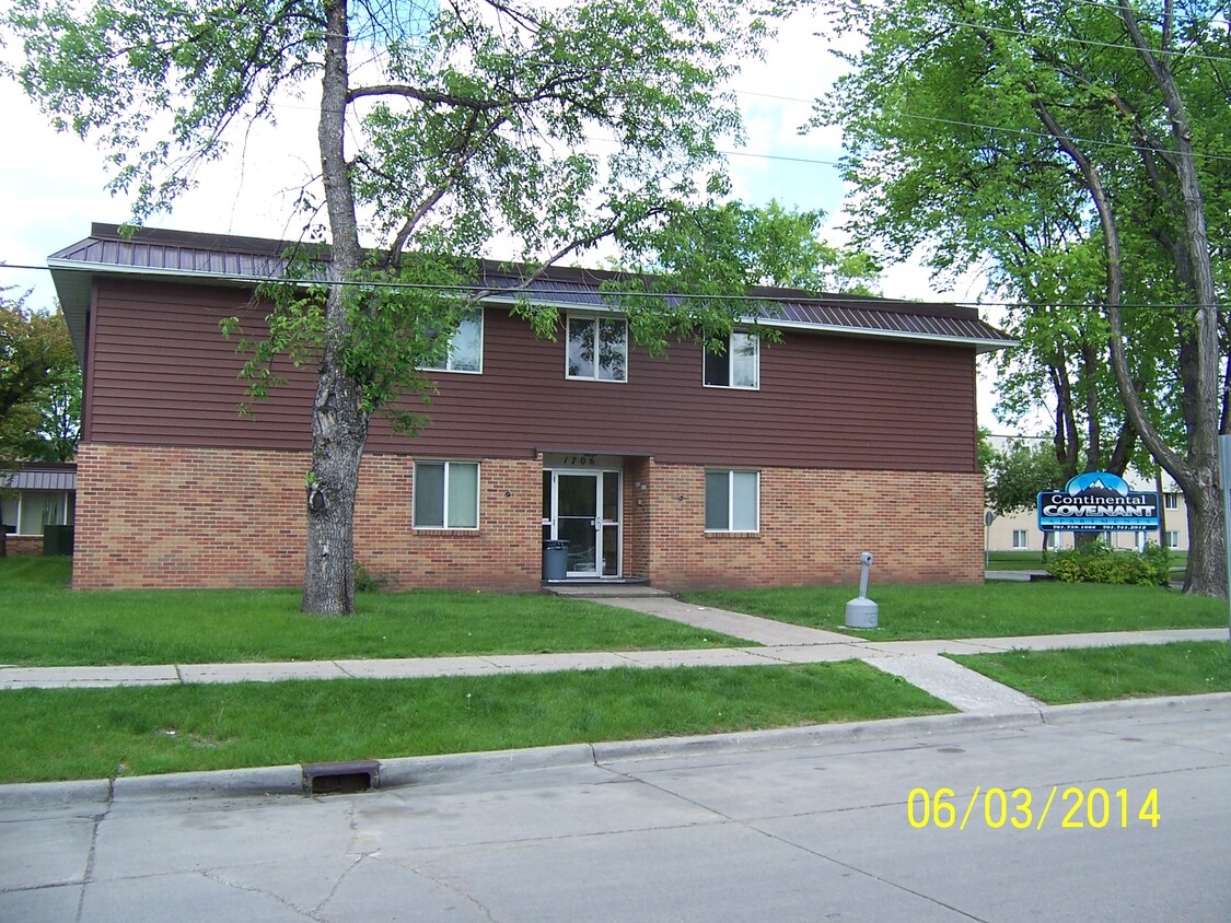 Building Photo - Continental Covenant Apartments