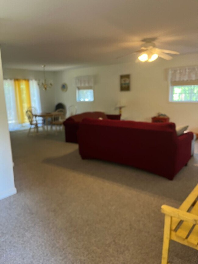 Foto del edificio - 3 Bedroom/2 Bathroom Furnished Winter Rent...