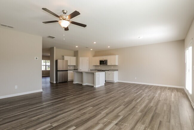 Building Photo - 3999 Kendrick Cir