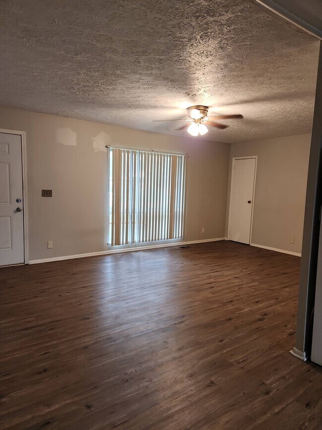 Building Photo - 3956 Malibu Ct