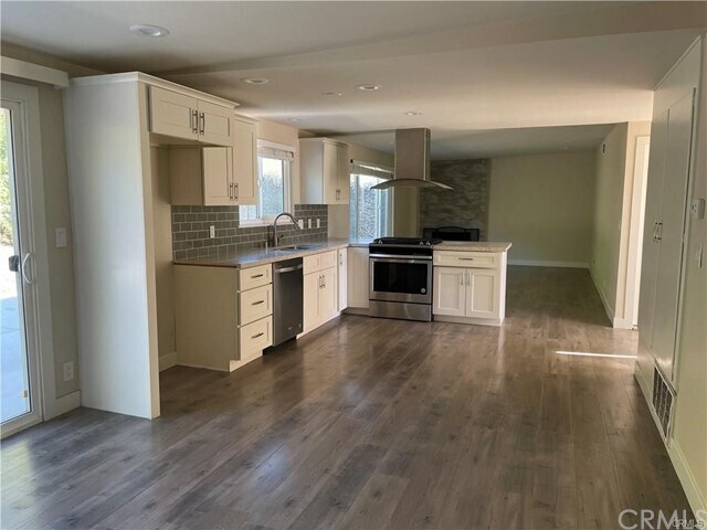 Foto del edificio - 21711 Lost River Dr