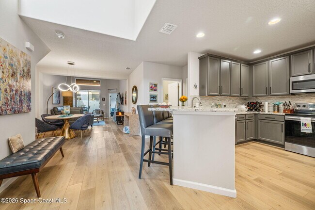 Foto del edificio - 763 Simeon Dr